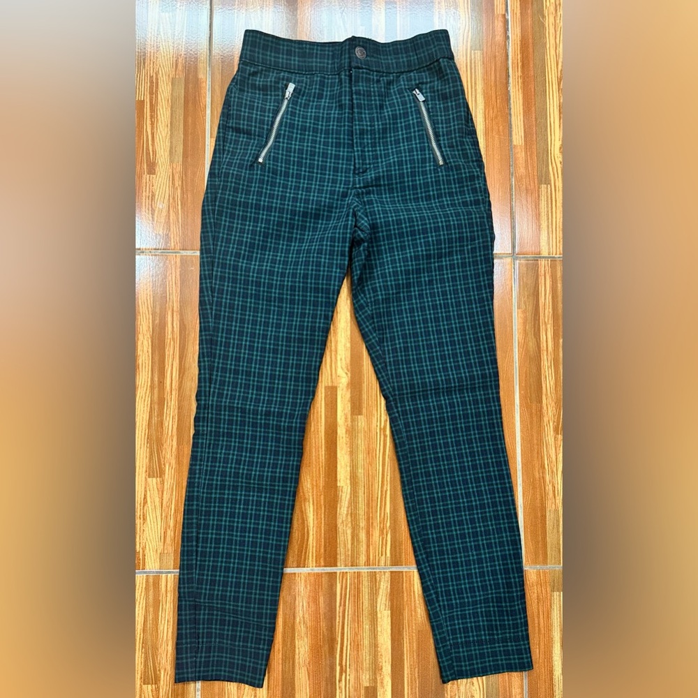 Hollister Ultra High Rise Plaid Pants. Green/blue. Size S